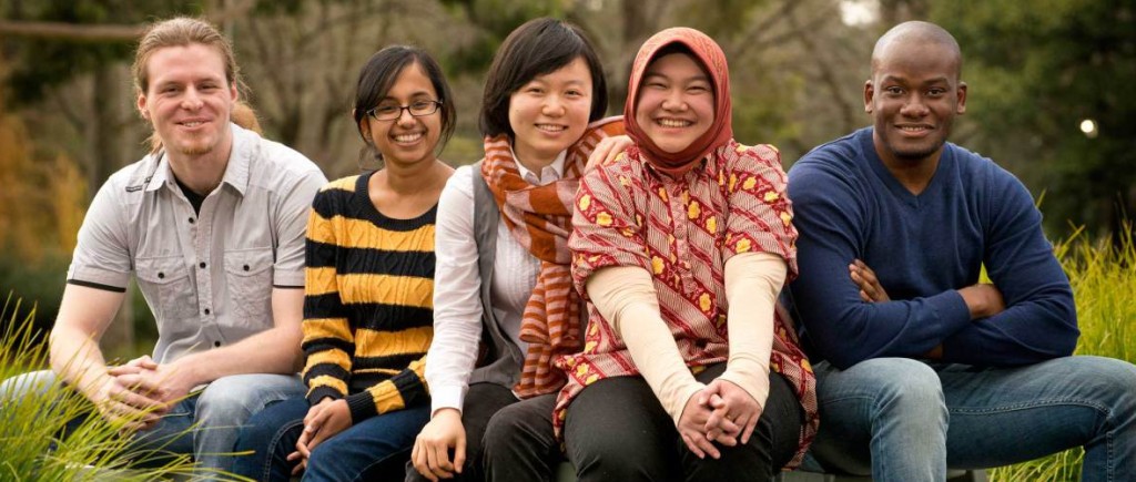 5 multicultural friends, travelling makes you a better person