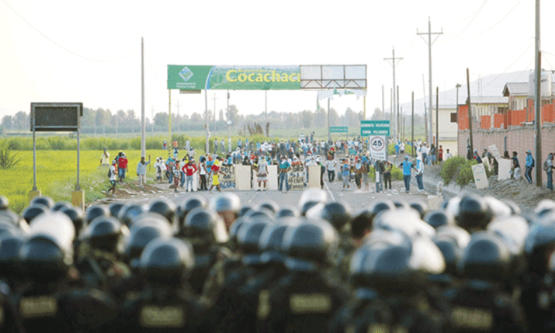 You are currently viewing May 12-15, 2015: Strike and Road Blocks in Arequipa
