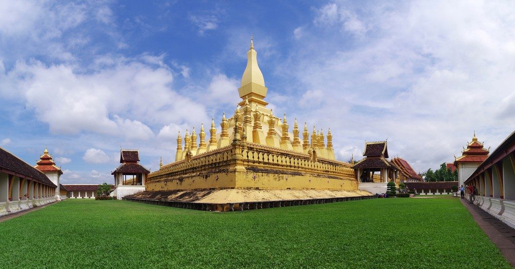 Pha That Luang by Philip Maiwald (Nikopol)