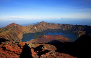 Read more about the article Experiencing Mount Rinjani Trek, Indonesia