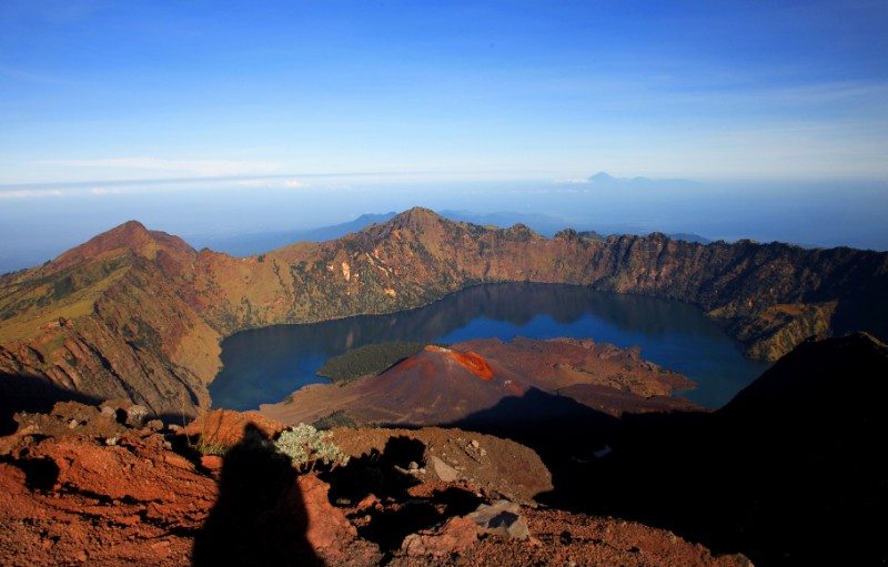 You are currently viewing Experiencing Mount Rinjani Trek, Indonesia