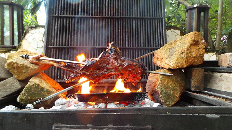 Read more about the article 5 Foods to Try while Travelling in Tanzania