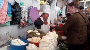 Read more about the article How to Find the Best Street Food Spots