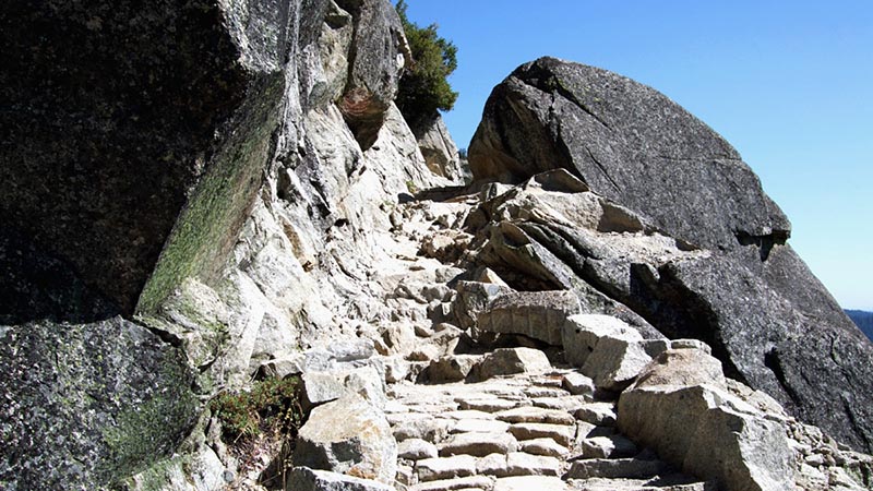 Read more about the article 3 California Hiking Trails with Paranormal Activity