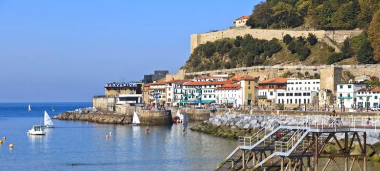 The beautiful beach town of Playa de la Concha, an underrated beach in Europe 
