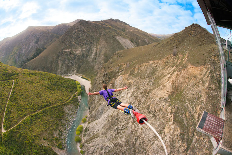 Read more about the article 8 Bucket List Experiences You Can’t Miss In New Zealand