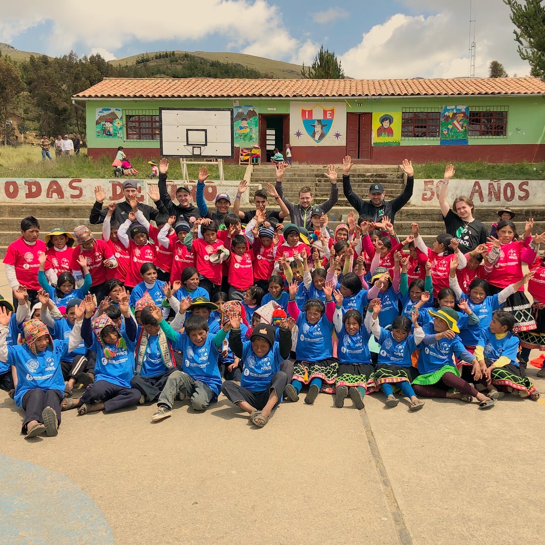 Read more about the article Bamba Experience and Futbol for Kids Bring Football to the Huacatinco Village!