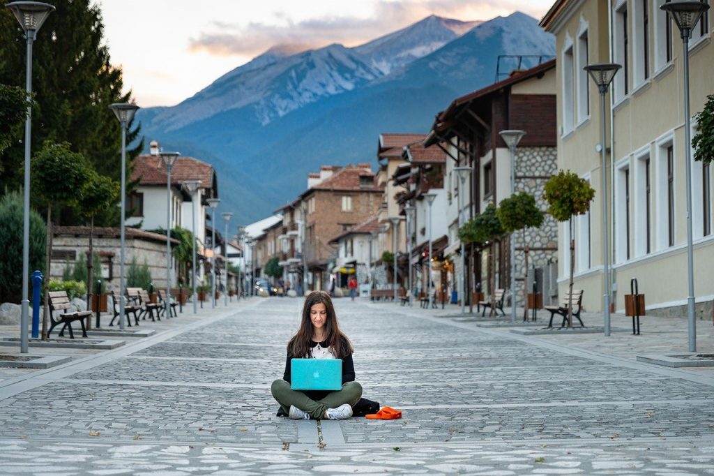 Women digital nomad