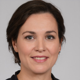 karina remus headshot