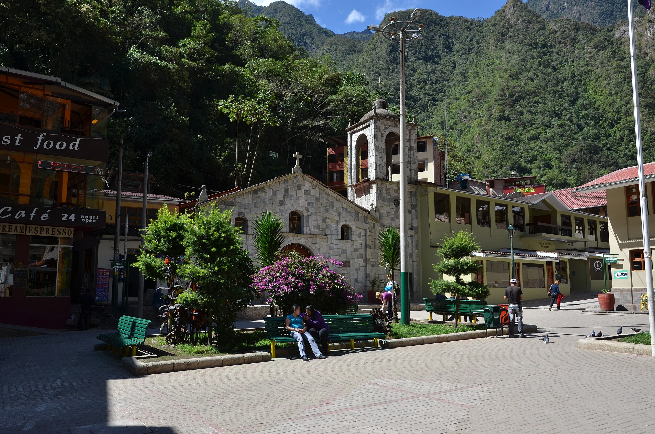 You are currently viewing The Enchantment of Aguas Calientes: A Gateway to Machu Picchu