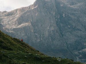 Read more about the article Discovering the Hidden Beauty: A Comprehensive Guide to Peru’s Cordillera Huayhuash Circuit