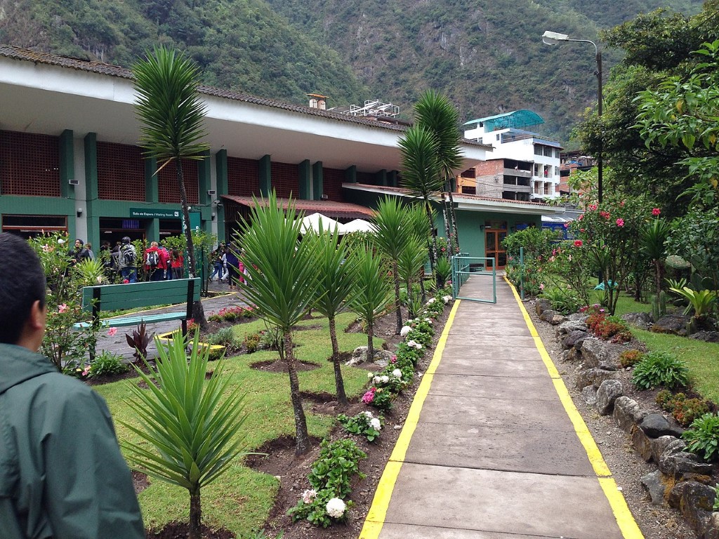 aguas calientes school peru
