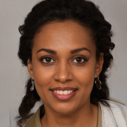 Ginny Hazelish headshot