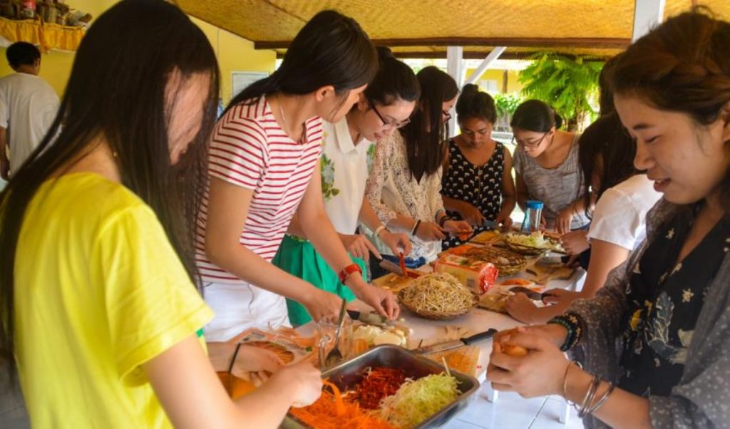 eating in bali