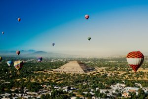 Read more about the article A Guide to the Teotihuacan Hot Air Balloon Day Tour in 2024