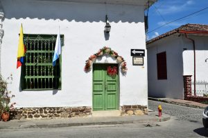 Read more about the article The Ultimate Guide to Your Honeymoon in Colombia in 2024