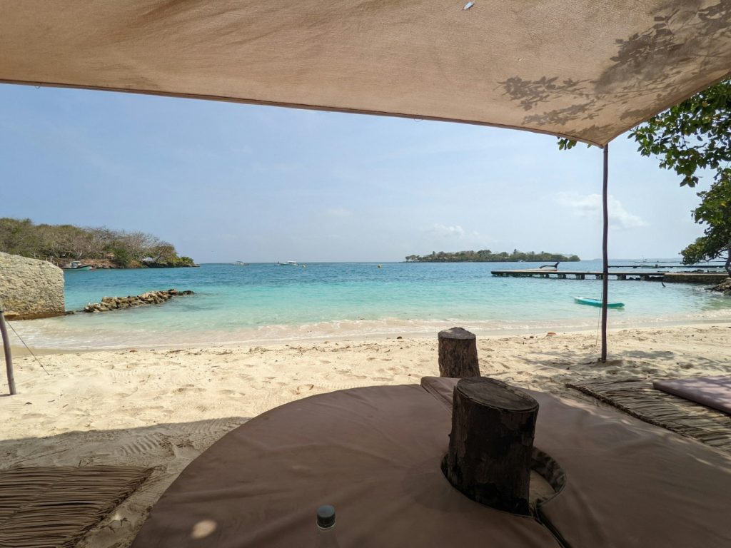 playa cristal colombia
