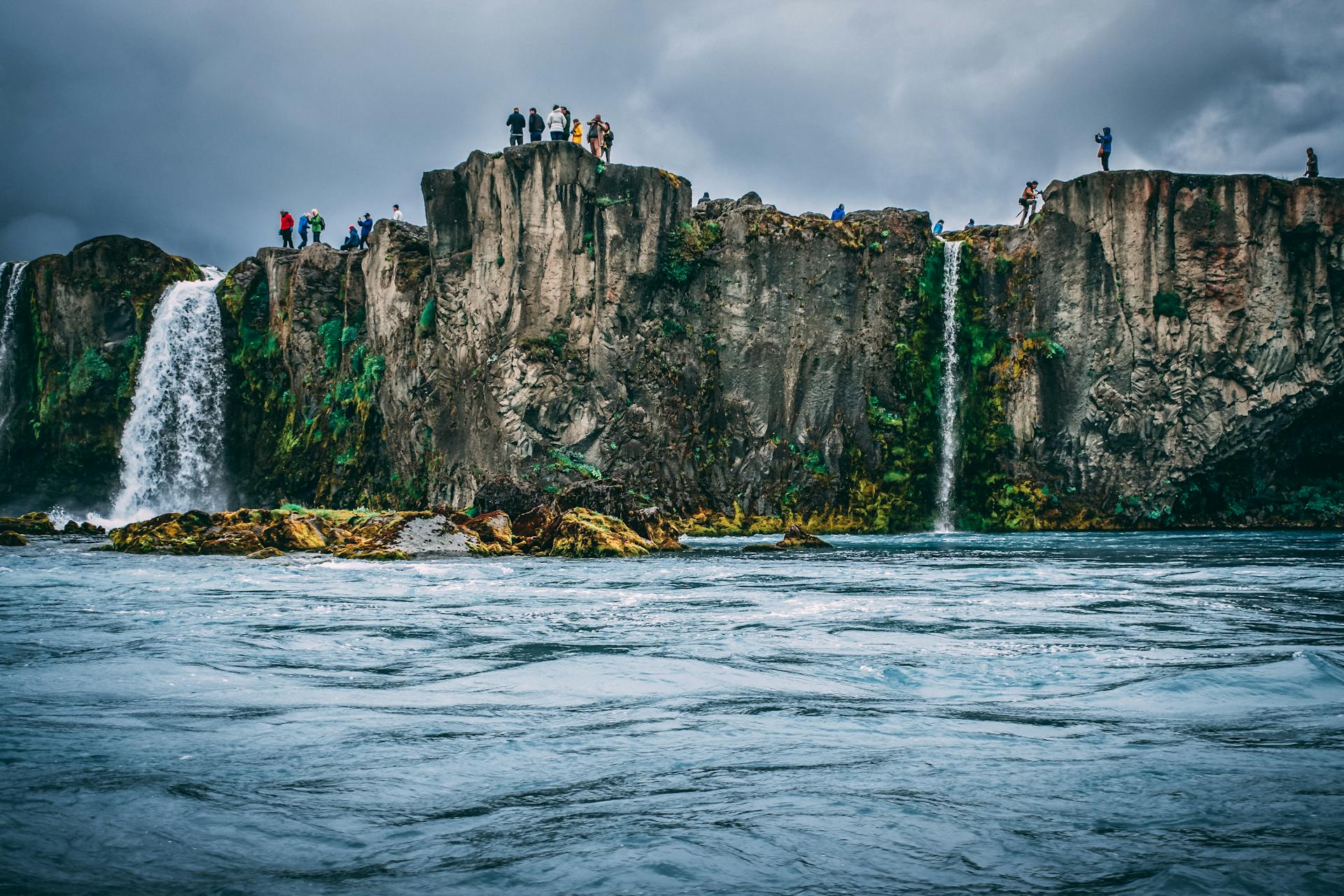You are currently viewing Chasing Aurora: My Group Tour Vacation Through Iceland’s Northern Lights