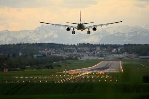 Read more about the article The Ultimate Guide to Saving Money on Flights: 7 Expert Tips and Tricks