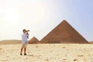 Read more about the article How To Create Influential Content While Traveling: 3 Tips for Travel Vloggers