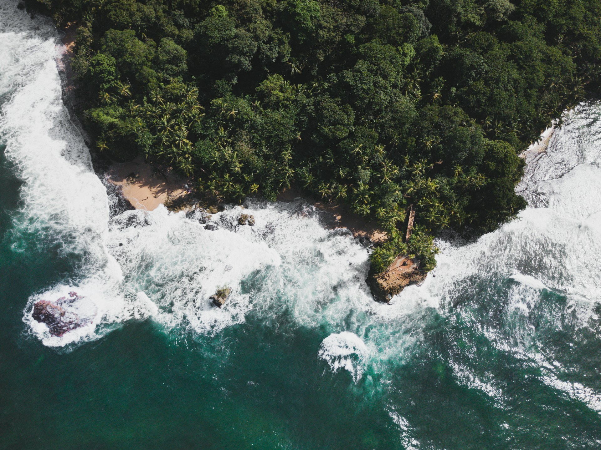 You are currently viewing Here’s Why Costa Rica Should Be in Your Travel Bucket List