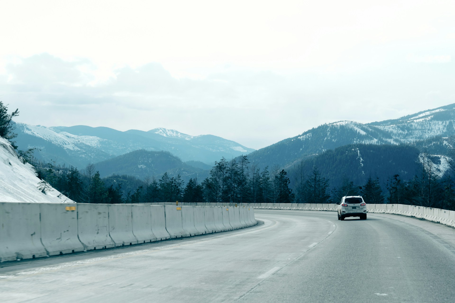 Read more about the article Road Trip Hacks: Essential Tips for Staying Safe When Winter Driving in Montana