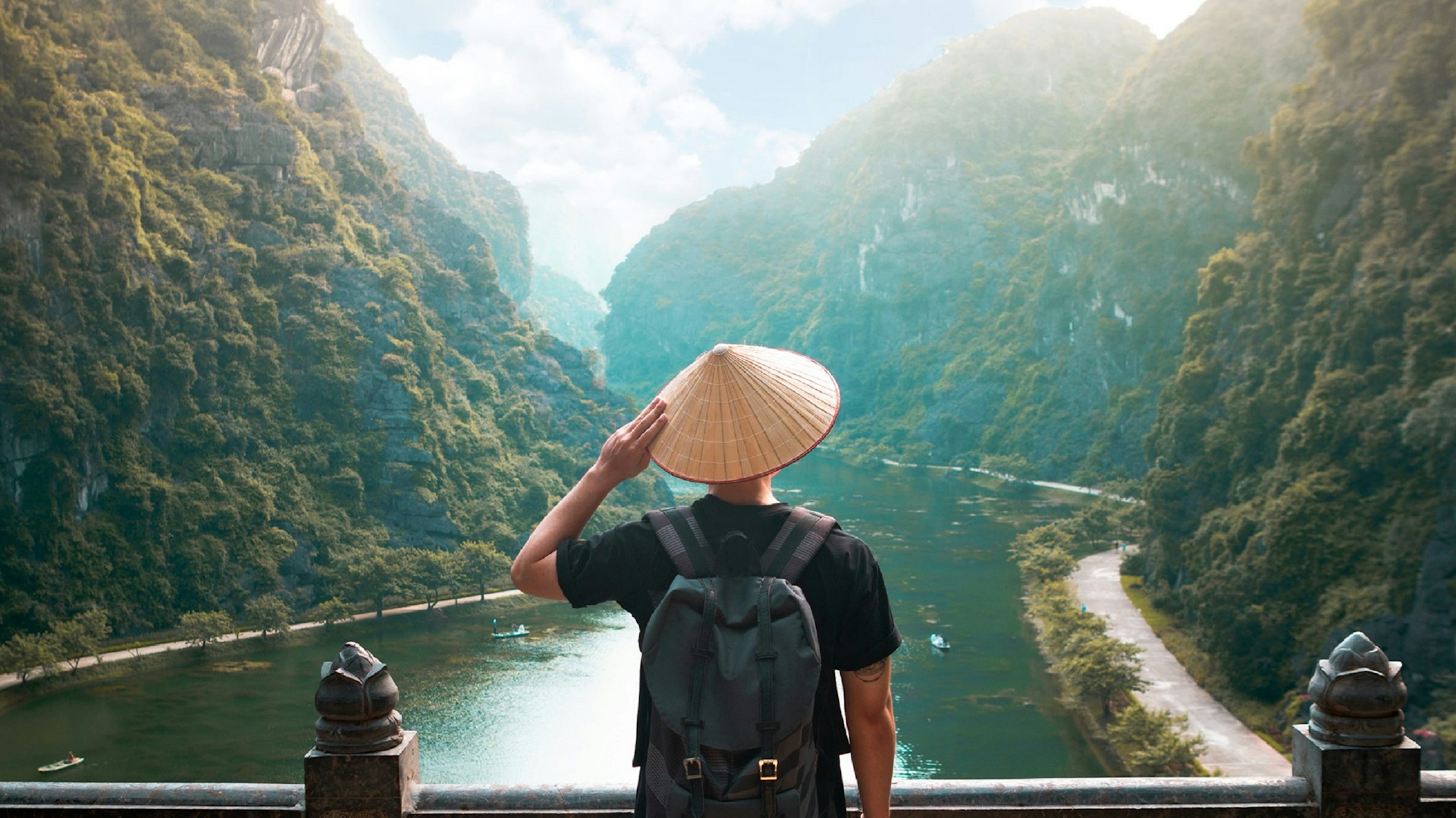 You are currently viewing From Tourist to Local: Mastering the Language for an Authentic Travel Experience