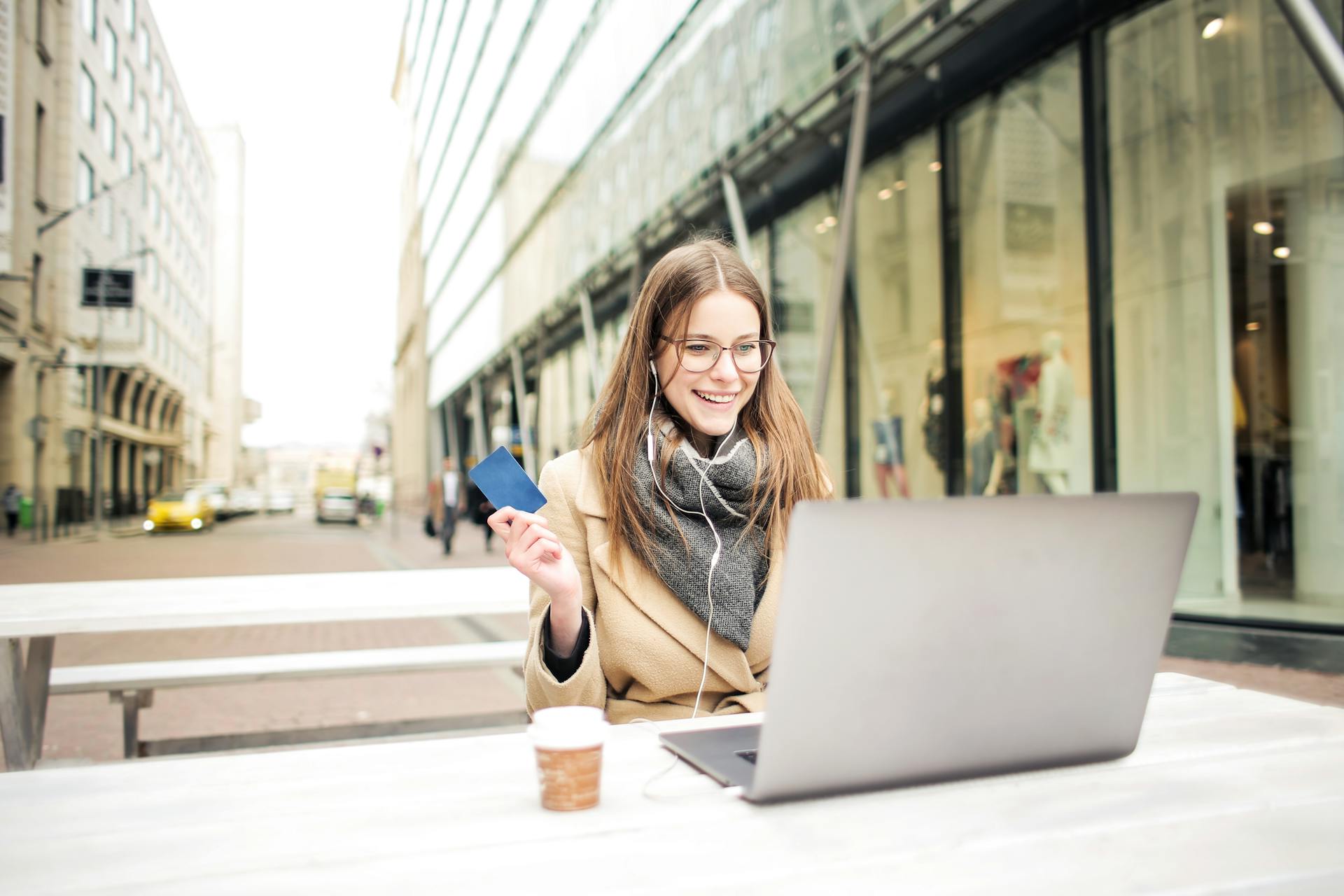 Read more about the article Save on Foreign Fees: Why a Prepaid Travel Card is a Must for Travelers!