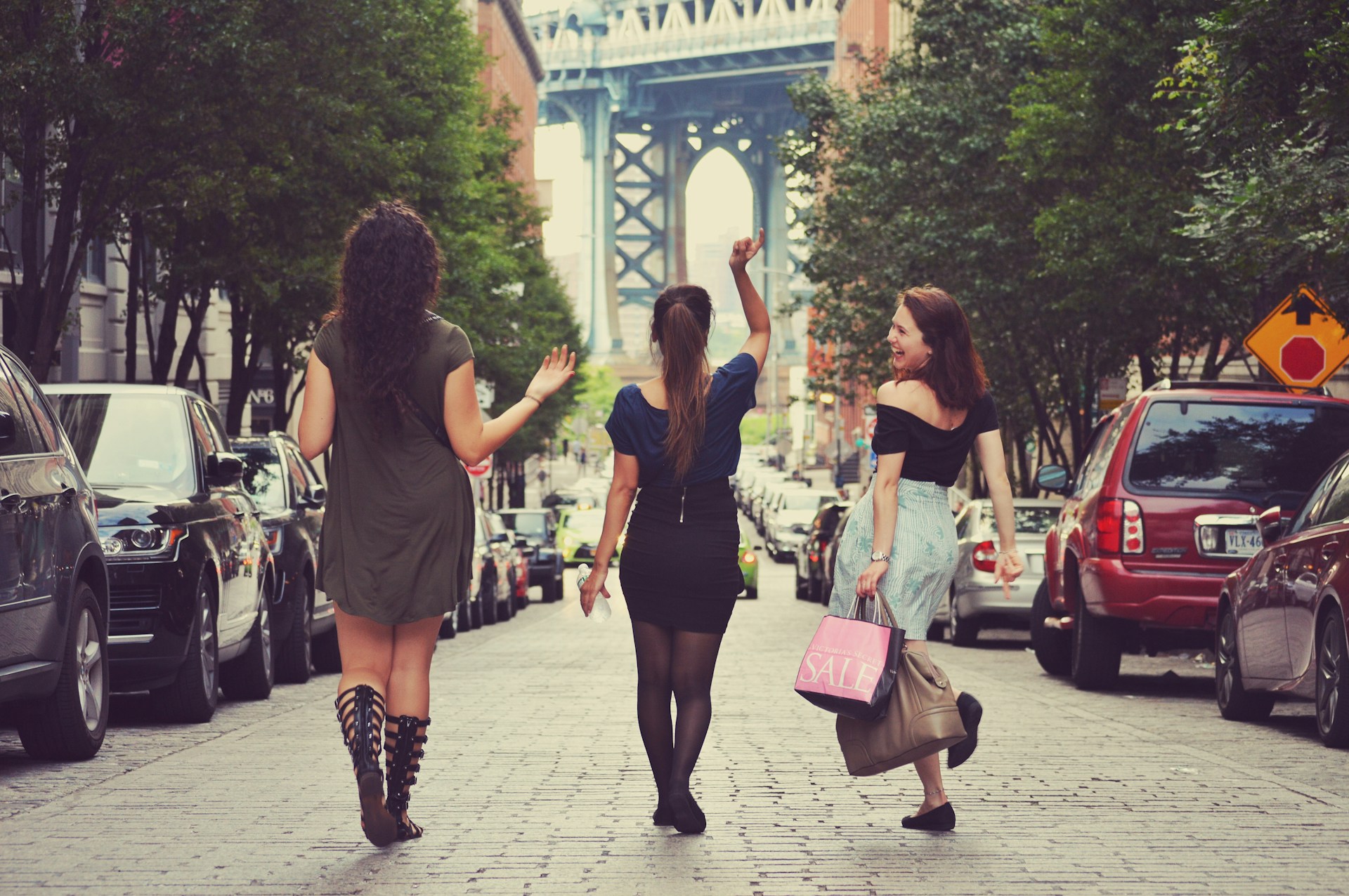 You are currently viewing Girls Just Wanna Have Sun! 7 Warm Weather Getaways to Book This Year