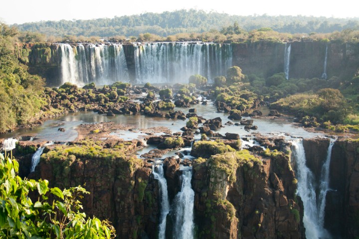 iguazu rocks