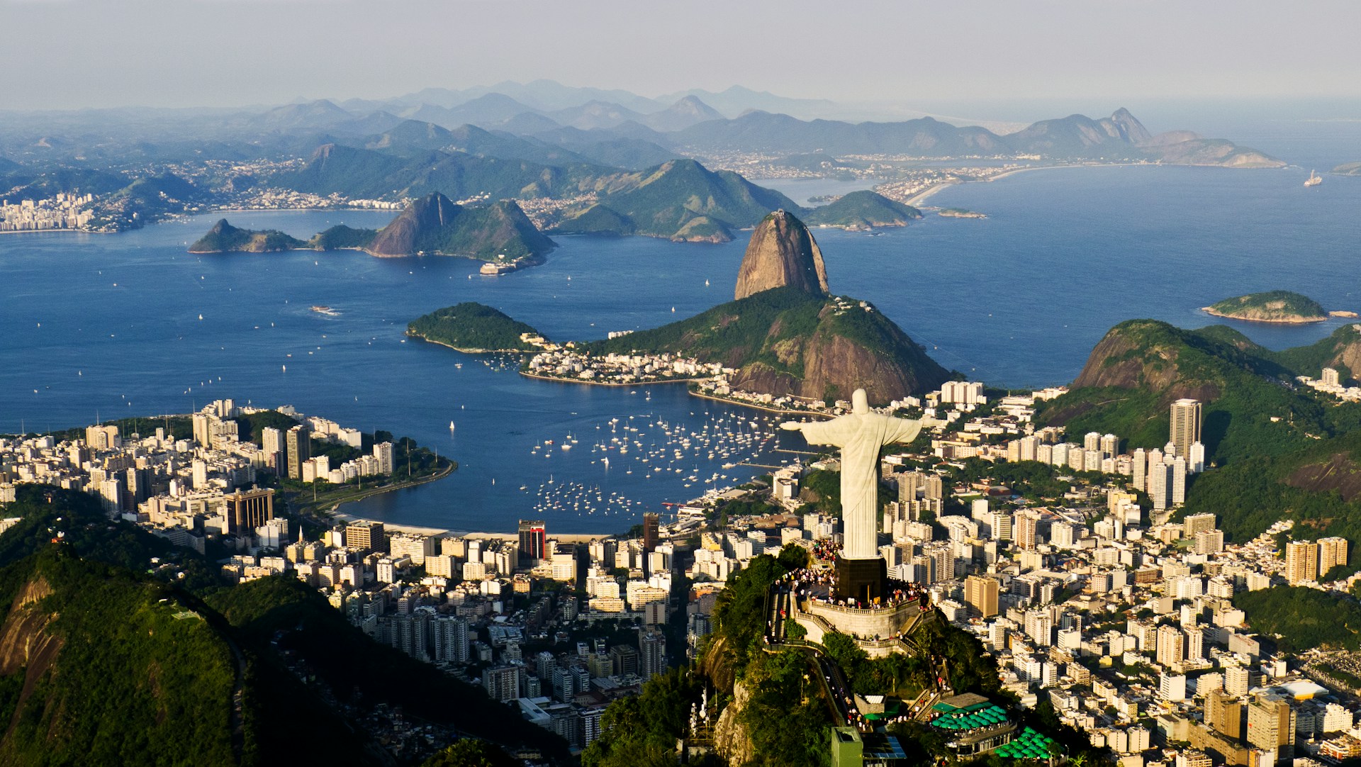 Read more about the article Christ the Redeemer: A Guide to Rio’s Iconic Wonder