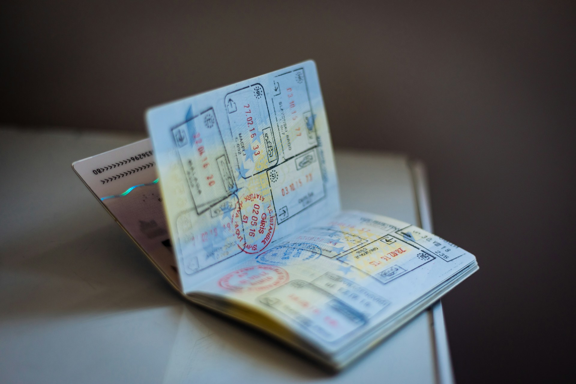 Read more about the article Umrah Visa vs Tourist Visa: Key Differences Every Pilgrim Should Know