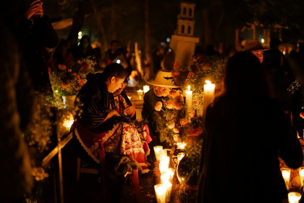 dia de los muertos at night